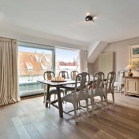Charming Sunny Duplex With 2 Large Terraces And Private Parking In